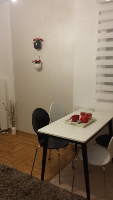 Apartment Fini Tivat Eksteriør billede