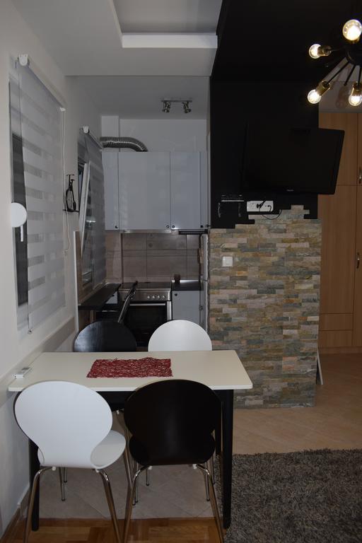 Apartment Fini Tivat Eksteriør billede