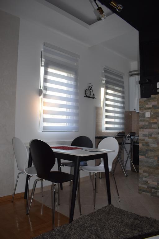 Apartment Fini Tivat Eksteriør billede
