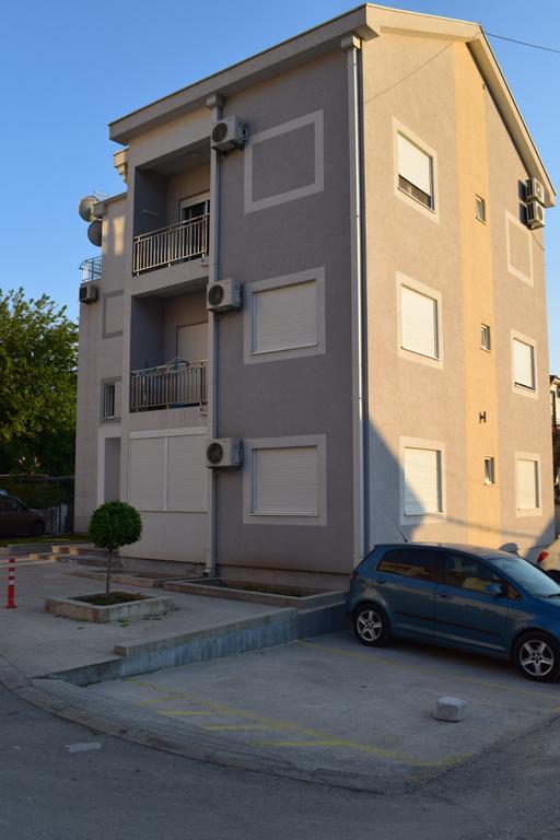 Apartment Fini Tivat Eksteriør billede