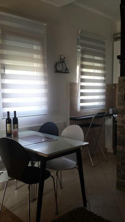 Apartment Fini Tivat Eksteriør billede